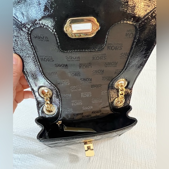 Michael Kors - vivianne small quilted patent leather shoulder flap bag - Picture 5 of 5